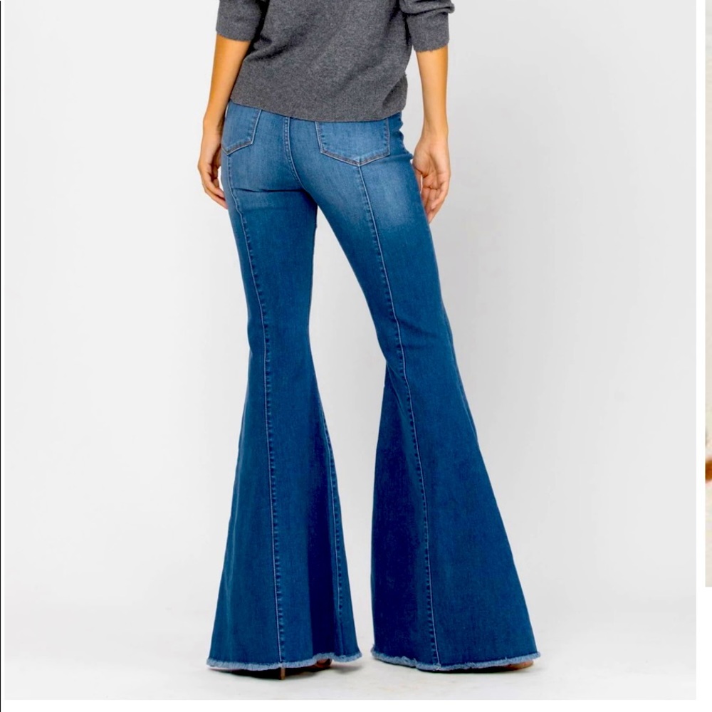 Judy Blue High Rise Front & Back Mid-Seam Flare Jeans. Size 15/32